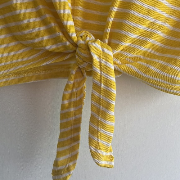 Yellow and white striped tie t-shirt - Picture 4 of 4